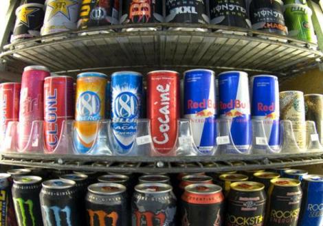 Ministerul Sănătăţii propune interzicerea comercializării băuturilor energizante persoanelor sub 18 ani. Amenzile, usturătoare!