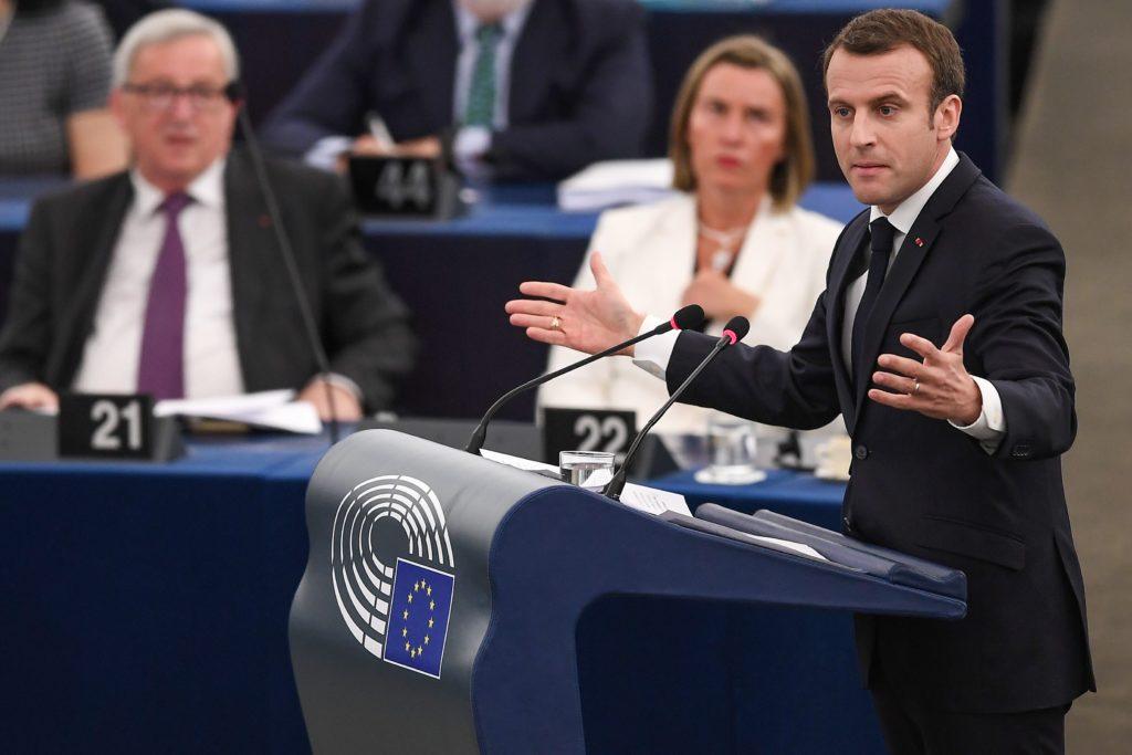 Emmanuel Macron, mesaj către un adolescent: &bdquo;Spune-mi Dl. Președinte!&rdquo;