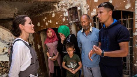 Angelina Jolie vizită în Mosul la 1 an după ce orașul a fost eliberat de ISIS
