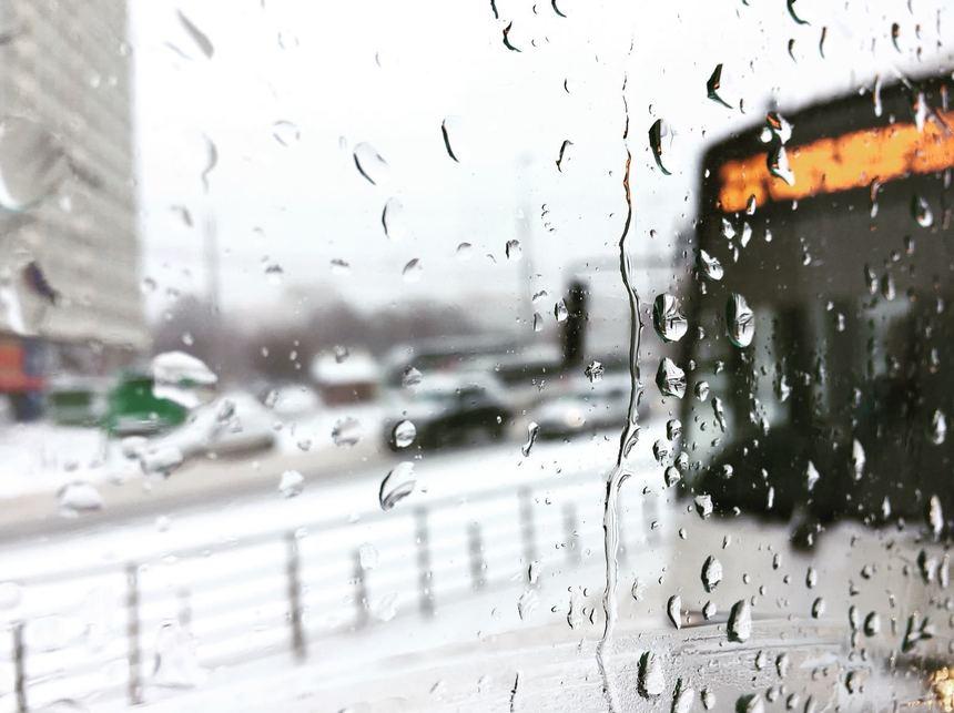 E JALE! Averse puternice, vijelii, furtuni și căderi de grindină! Atenţionare meteorologică COD GALBEN de instabilitate atmosferică!