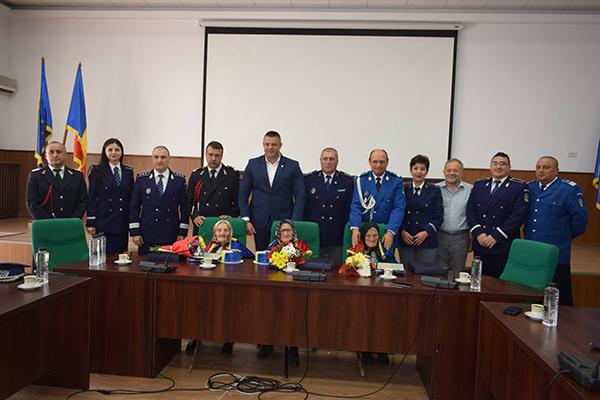 Mesajul unei bătr&acirc;ne de 100 de ani pentru conducătorii țării: &bdquo;Faceți țara cum a fost, să n-o lăsați distrusă, ca acum! Să nu mai fie copiii și nepoții noștri la muncă &icirc;n alte țări&rdquo;