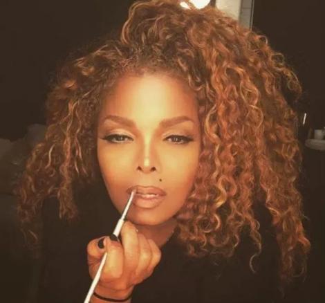 Janet Jackson a făcut o dezvăluire TERIBILĂ: Aud voci care îmi spun...