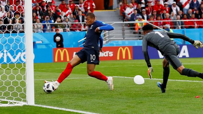 Campionatul Mondial de Fotbal Rusia 2018! Franța învinge Peru și se califică în ”optimi”. Mbappe marchează și intră în istorie