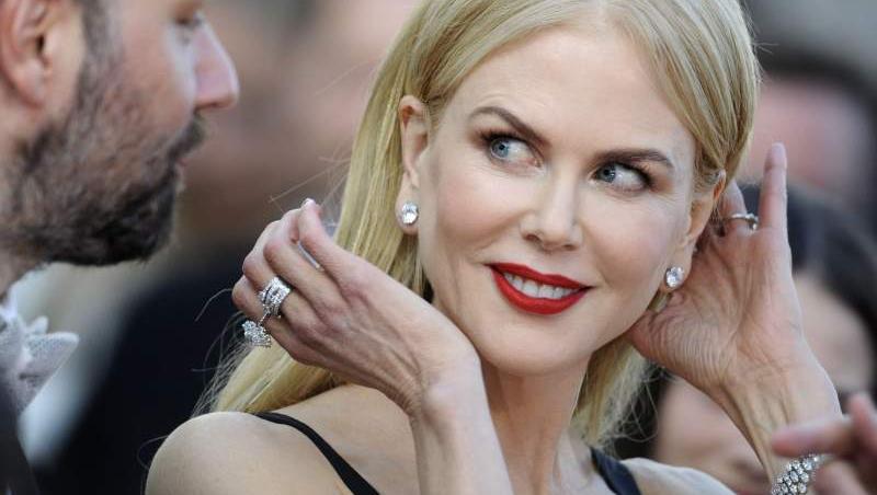 Nicole Kidman, ce mănânci, ce faci, de arăți ca o zeiță la 51 de primăveri? În 2003, când a venit în România, a întrebat: „Dar voi aveți astfalt aici?”