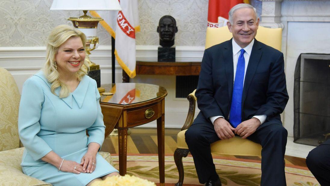 Scandal la nivel &icirc;nalt! Primul ministru al Israelului și soția acestuia acuzați de luare de mită și FRAUDĂ