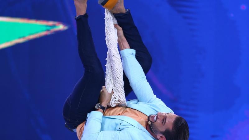 Dorian Popa și Șerban Copoț, suspendați de o plasă, la “Next Star”!