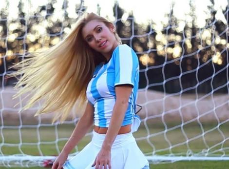UNA PE ZI! Messi și calificarea Argentinei au lăsat-o fără haine! Imagini hot cu artista Melisia, cea mai sexy fană a ”pumelor”