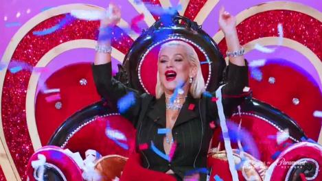 Duet INCENDIAR. Christina Aguilera cântă cu un SPORTIV de RENUME!