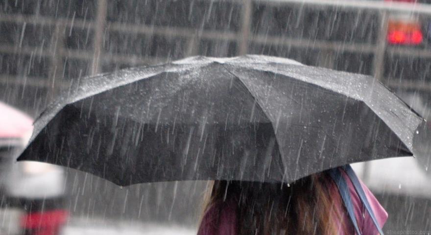 Doamne, e PRĂPĂD! ANM ar putea emite COD ROȘU de vreme extremă &icirc;n trei sferturi din ţară. Răul abia acum &icirc;ncepe