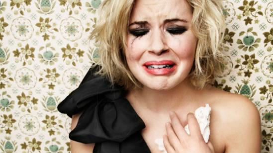 ZECE GREȘELI pe care nu trebuie să le mai repeți! Secretul unei vieți &icirc;mplinite! SFATUL 1: &Icirc;ncetează să-ți petreci timpul cu oamenii nepotriviți!