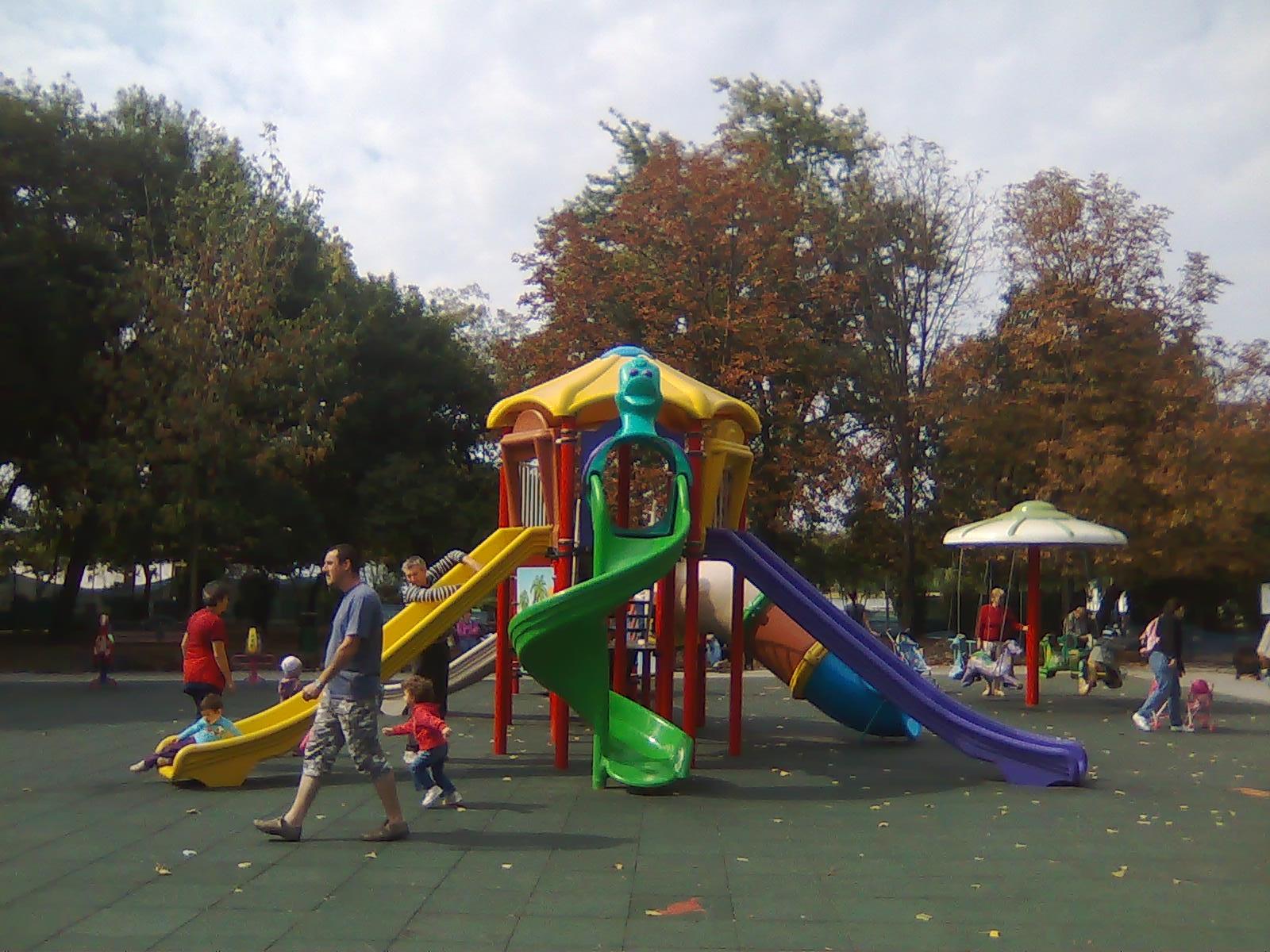 Accident dramatic la un loc de joacă! Un copil ar putea răm&acirc;ne fără un ochi