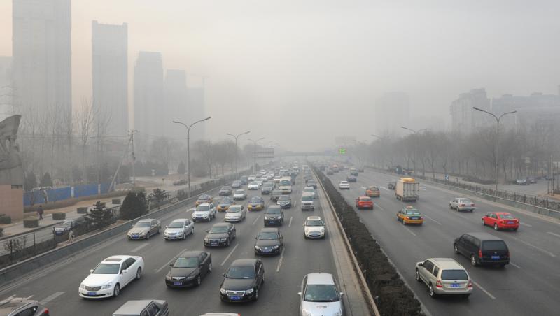 Cum decurge viața într-un oraș sufocat de poluare. 4 lucruri pe care ar trebui să le afli despre smogul din Beijing