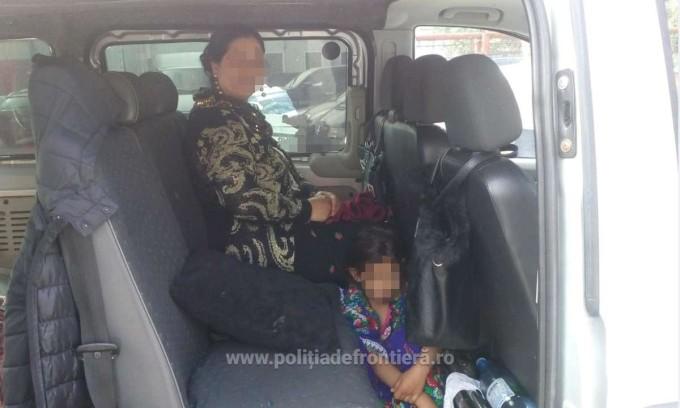 O rom&acirc;ncă și-a ascuns fetița... sub fustă. Micuța urma să ajungă ilegal &icirc;n Germania