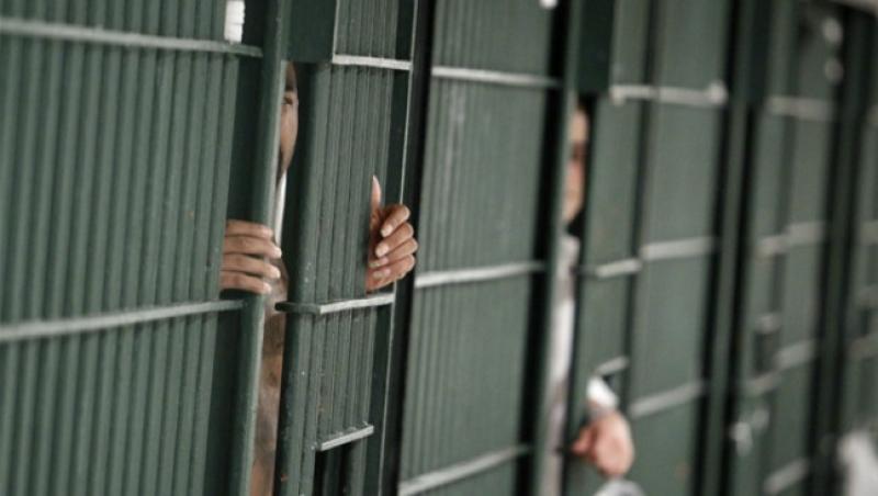 Infractorii scapă de închisoare! Ce lege a adoptat Parlamentul