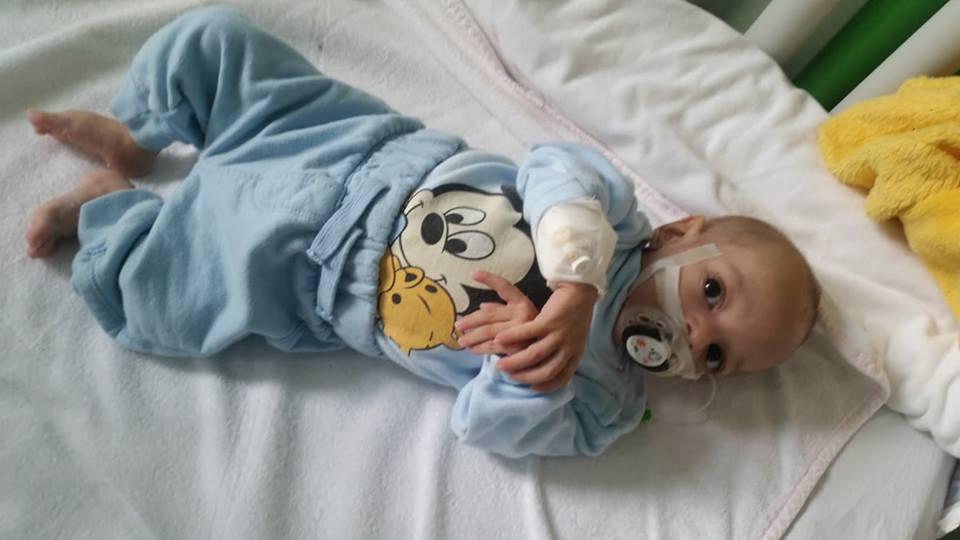 "Mi-a sf&acirc;șiat inima".  Apelul umanitar al unei tinere pentru o inimă care &icirc;ncă bate, abandonată &icirc;n spital: "Un pui de om care se agață de viață"