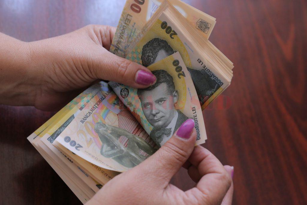 Se fac ANGAJĂRI importante! Cel mai mic salariu este de 4000 de lei! Care sunt locurile de muncă CELE MAI V&Acirc;NATE!