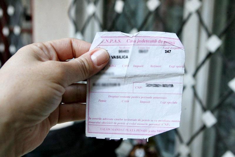 Lovitură dură pentru toate femeile, care vor ieși la pensie. Decizia a fost aprobată. E jale!