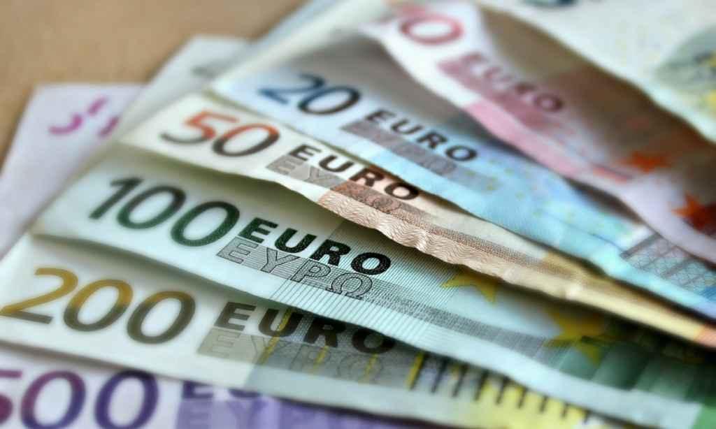 Lovitură pentru rom&acirc;ni! ROBOR atinge un nou record al ultimilor trei ani și jumătate