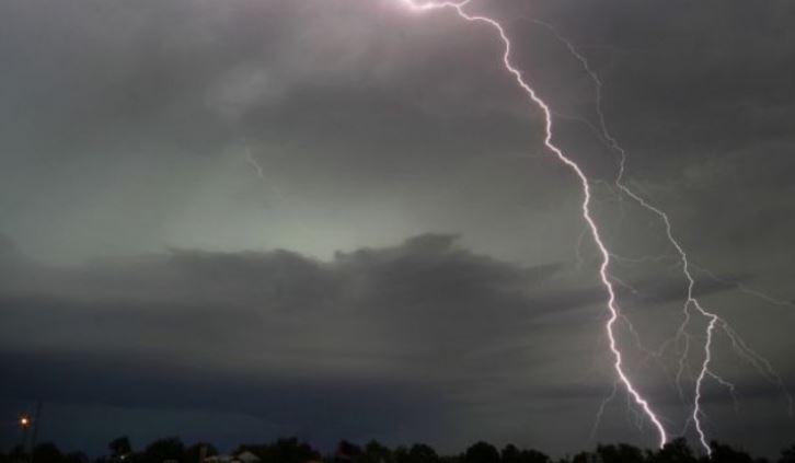 Ultima avertizare meteo ANM! E COD PORTOCALIU de furtuni și grindină &icirc;n țară! Ce se &icirc;nt&acirc;mplă &icirc;n următoarele ore