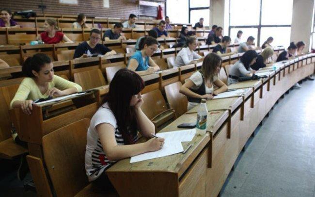 ADMITERE FACULTATE 2018. Se dau bani pentru studenții care intră &icirc;n anul I. Ce condiții trebuie &icirc;ndeplinite