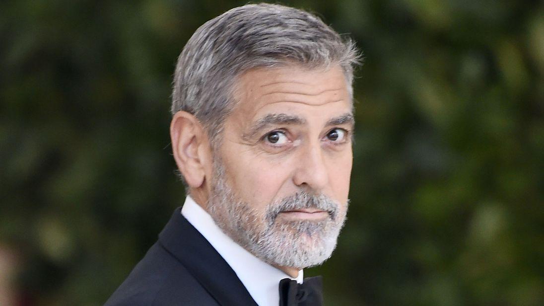 George Clooney a fost rănit &icirc;ntr-un accident de motocicletă!