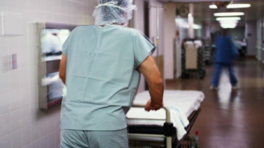 Sute de mii de pacienţi mor anual din cauza erorilor făcute de medici. Sindromul de BURNOUT afectează din ce &icirc;n ce mai mulţi lucrători din sistemul de sănătate. Fereşte-te de medicii care au următorul comportament