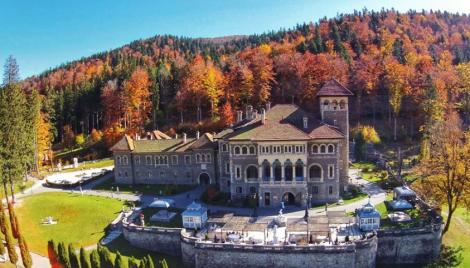 MOARTE suspectă la Castelul Cantacuzino din Buşteni! Un angajat a fost găsit fără viaţă, într-o fântână