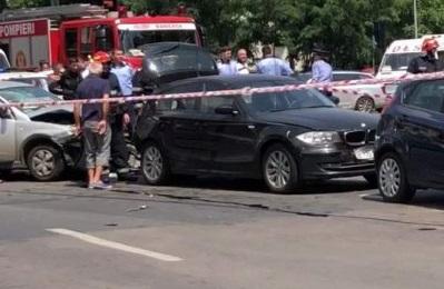 Au apărut primele informaţii despre MAŞINA ŞOFERULUI care a lovit cinci autoturisme şi a fugit: &rdquo;Suntem &icirc;n plină activitate de desfăurare a cercetărilor pentru identificarea şi depistarea şoferului&rdquo;