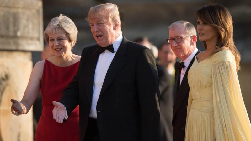 Trump și Melania, în fața Reginei Elisabeta. Cum s-a îmbrăcat Prima Doamnă a SUA? Ținuta sa face înconjurul lumii: 