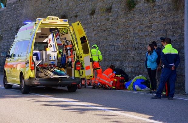Ce tragedie! Un rom&acirc;n s-a sp&acirc;nzurat &icirc;n mijlocul străzii, &icirc;n Italia: "Am văzut cadavrul pe păm&acirc;nt. O scenă şocantă"