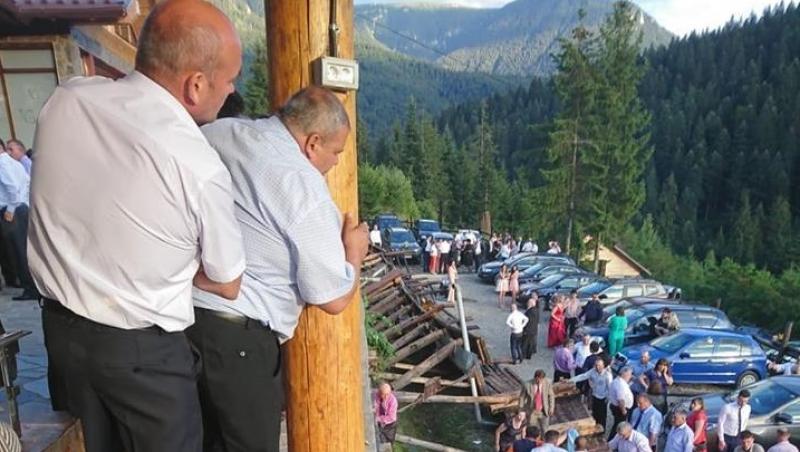 O nuntă din Piatra Neamț, oprită brusc din cauza unui incident CUMPLIT! 14 persoane au ajuns la spital! „S-a prăbușit cu totul”