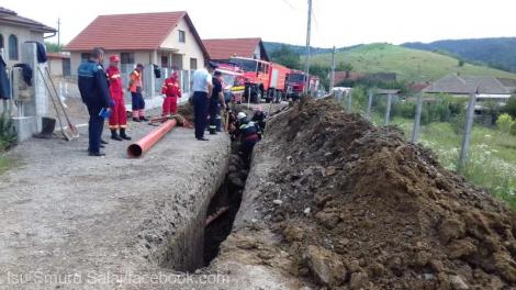 Accident de muncă MORTAL! Un bărbat din Sălaj a murit după ce un mal de pământ s-a prăbușit peste el.