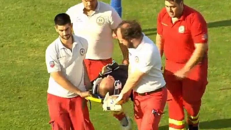 VIDEO: Arbitrul român Marius Avram, scos cu targa de pe teren la un meci din Europa League! Care este starea ”centralului”