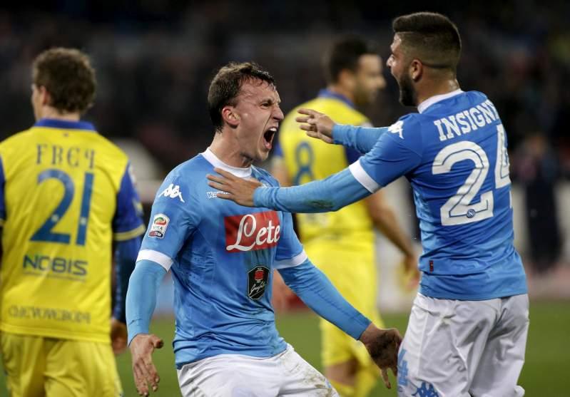 BREAKING NEWS! O echipă din Anglia a oferit 15 milioane de Euro pentru Vlad Chiricheș. Decizie surpriză luată de Napoli