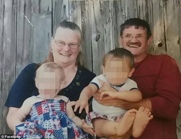 &Icirc;ți va da fiori reci! I-a murit soția &icirc;ntr-un accident teribil, iar ce s-a &icirc;nt&acirc;mplat o oră mai t&acirc;rziu &icirc;ntrece orice imaginație! O lume &icirc;ntreagă e șocată: &rdquo;Se iubeau de 35 de ani!&rdquo;