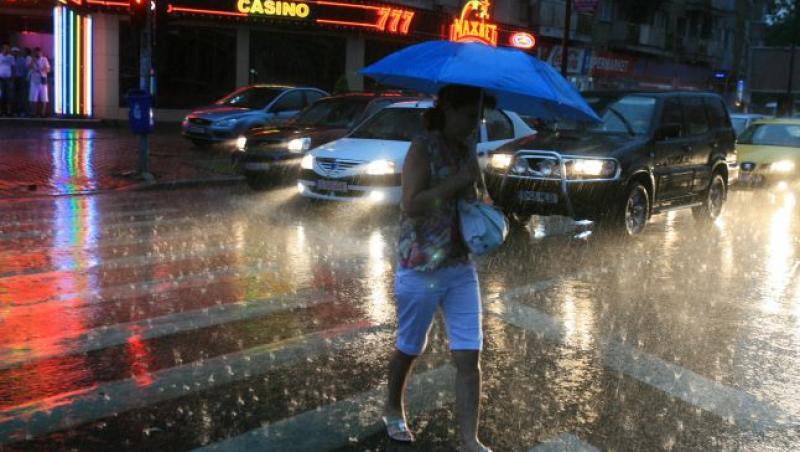 Vremea rea face ravagii! ANUNȚUL ANM pentru următoarele ore: Ciclon periculos lovește România