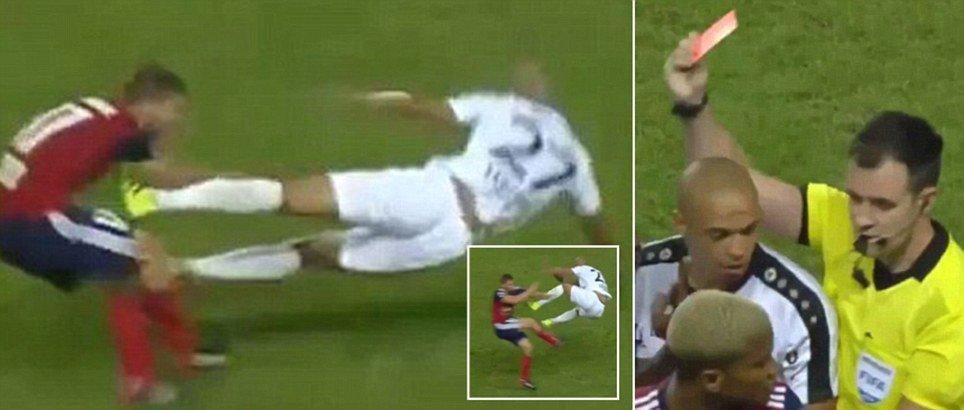 VIDEO: Cel mai dur fault din istorie? Intrare criminală &icirc;ntr-un meci din preliminariile Ligii Campionilor!