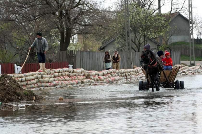Vremea schimbă foaia! CODUL PORTOCALIU de inundații, prelungit p&acirc;nă luni, la ora 16.00!