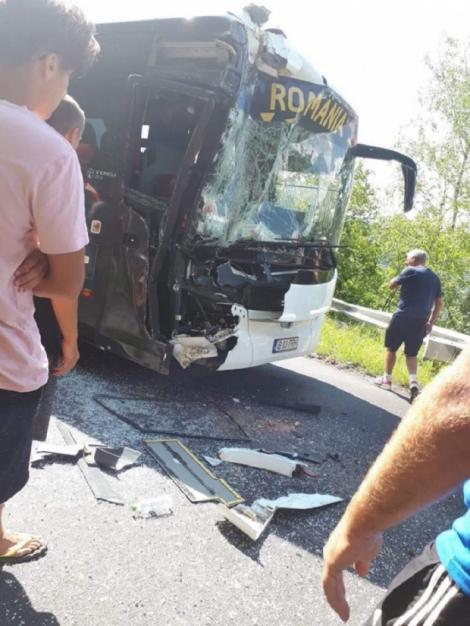 La un pas de încă o tragedie: "A fost un ȘOC!" Autocar cu adolescenți români, implicat într-un accident în Muntenegru. Ce se întâmplă în aceste momente