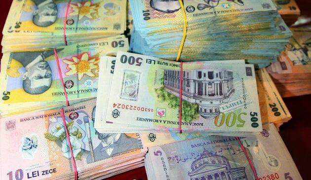 Salariu + pensie! S-a aflat venitul Guvernatorului BNR! C&acirc;ți rom&acirc;ni ar trăi cu suma pe care o c&acirc;știgă Mugur Isărescu