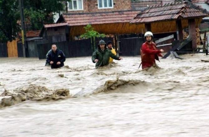 Avertisment de ULTIMĂ ORĂ! Este COD GALBEN de inundații! Va fi PRĂPĂD &icirc;n cinci județe! C&acirc;nd va trece pericolul