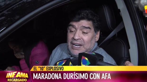 VIDEO: Diego Maradona lovește din nou, de această dată pe &rdquo;partea bahică&rdquo;. Legendarul argentinian, surprins beat criță la volan