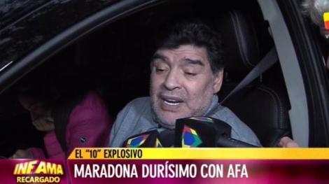 VIDEO: Diego Maradona lovește din nou, de această dată pe ”partea bahică”. Legendarul argentinian, surprins beat criță la volan