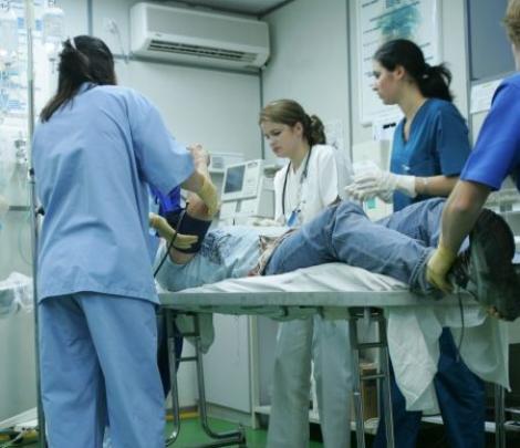 România se confruntă cu o nouă CRIZĂ medicală. Medicilor li s-a CERUT să nu mai facă OPERAŢII!