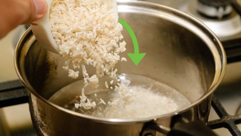 Cum se gătește CORECT orezul! Ce trebuie neapărat să faci ca să iasă gustos