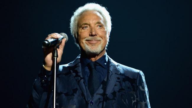 Tom Jones este &icirc;n afara oricărui pericol! Artistul și-a cerut scuze și le-a dat o veste excelentă fanilor săi