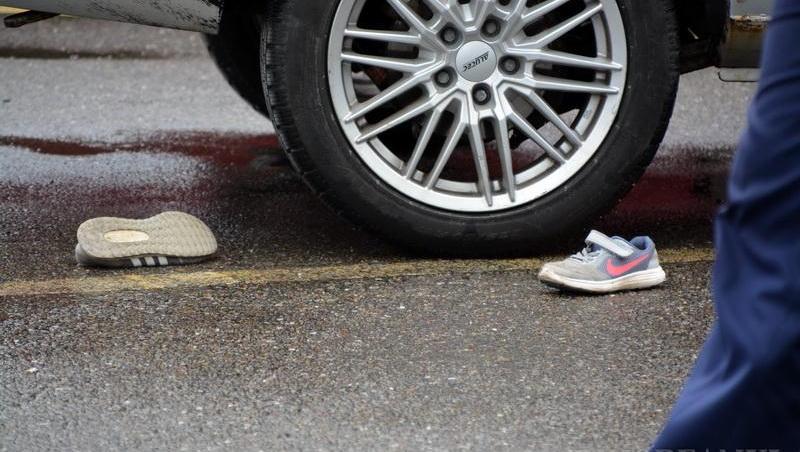 IMAGINI ȘOCANTE! Patru surori, izbite violent de un şofer de 20 de ani: Una dintre ele a rămas fără un picior