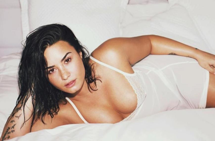 Calvarul nu a trecut pentru Demi Lovato! C&acirc;ntăreața suferă complicații &icirc;n spital. Ce se &icirc;nt&acirc;mplă cu t&acirc;năra artistă