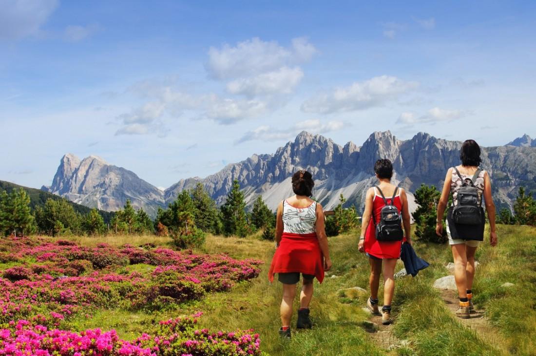 Uluitor! Ce au putut găsi oamenii legii &icirc;n rucsacul unui turist străin, venit să viziteze Rom&acirc;nia