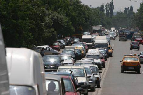 Anunţul care pune pe jar şoferii din România. TAXA AUTO, reintrodusă! Cât vor plăti conducătorii auto